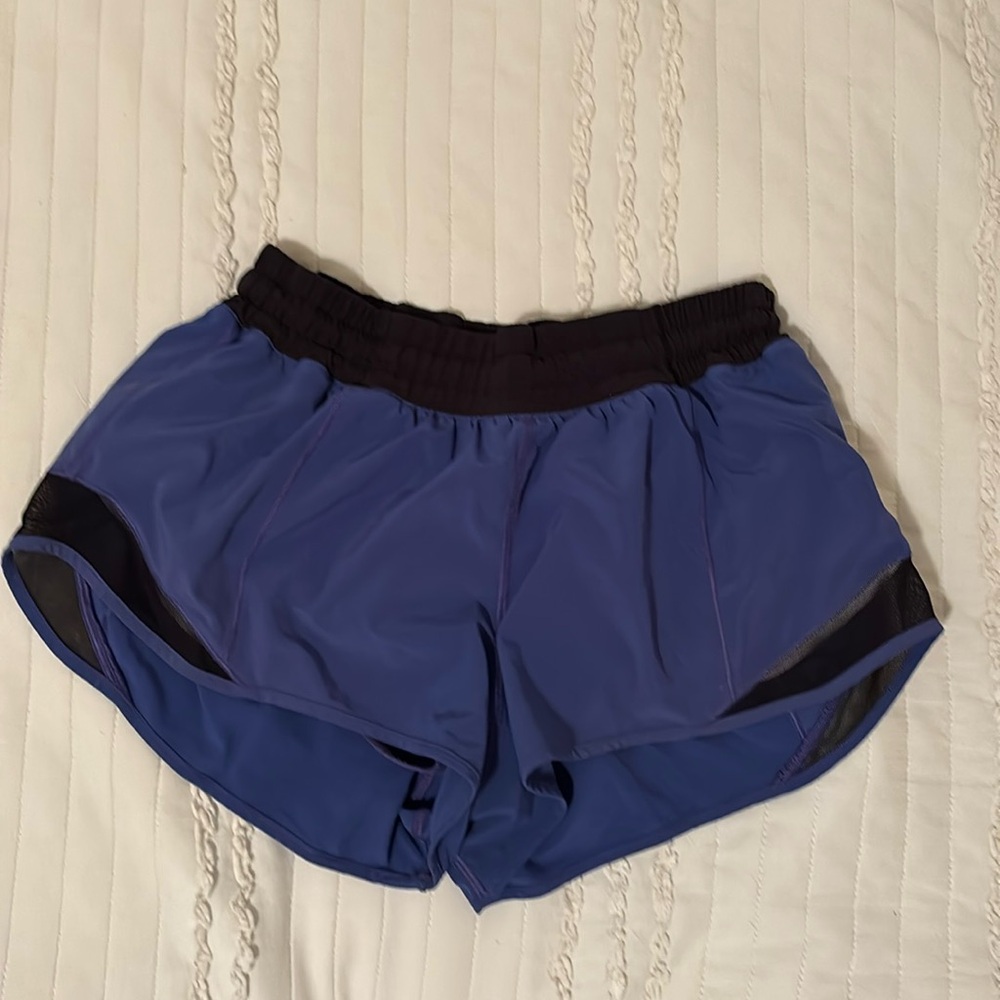 Lululemon Hottie Hot 2.5in Shorts Size 8